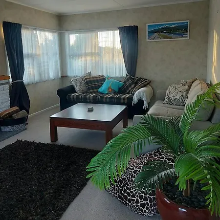 Three Doors Whole 3Bdr Home Central Motueka Exterior photo