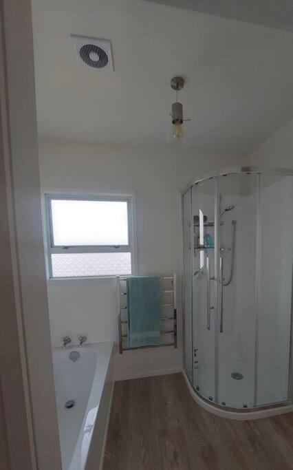 Three Doors Whole 3bdr Motueka